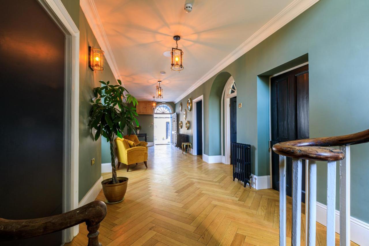 Hotel Picton-House à Llandowror Extérieur photo