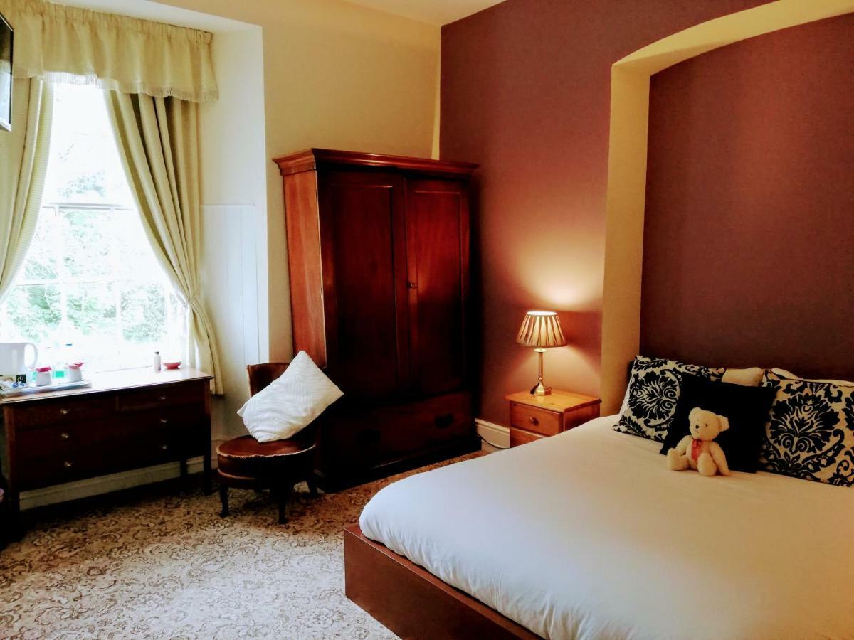Hotel Picton-House à Llandowror Extérieur photo
